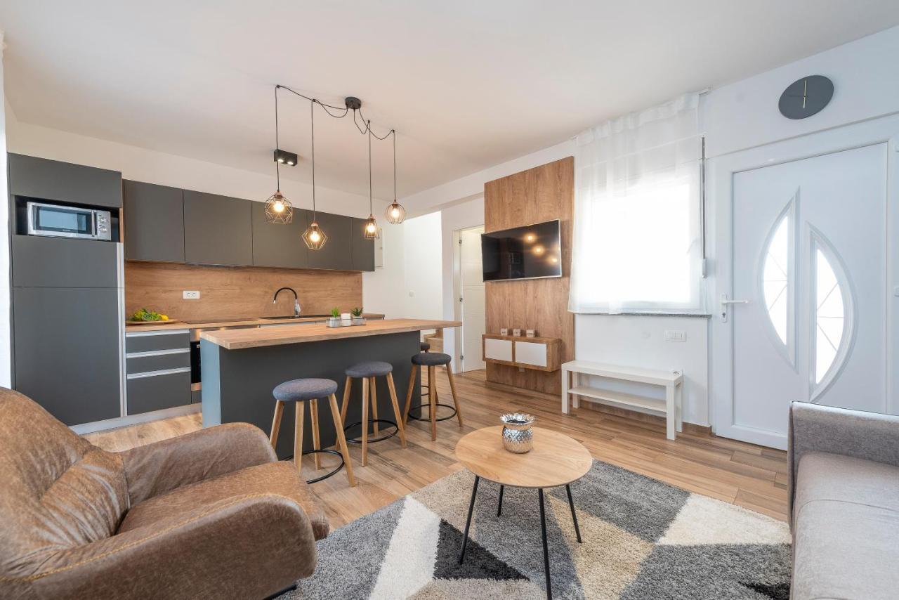 Luxury Apartments - La Vir 3 & 4 Eksteriør bilde